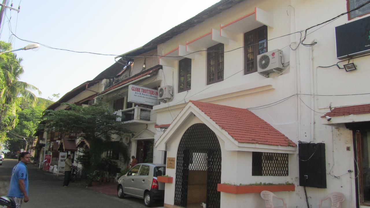 Madeleine Inn Kochi Екстериор снимка