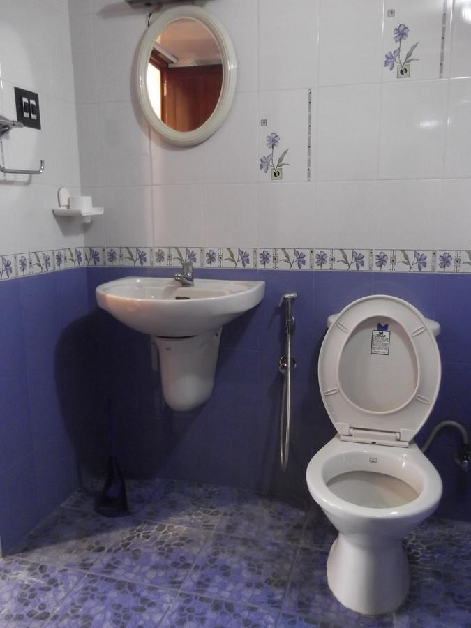 Madeleine Inn Kochi Екстериор снимка
